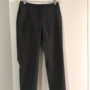 Ankle legged slacks that has a stretch for professional look 💼
